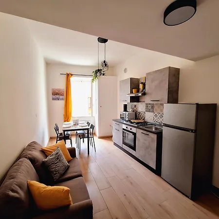Eluna Apartment *